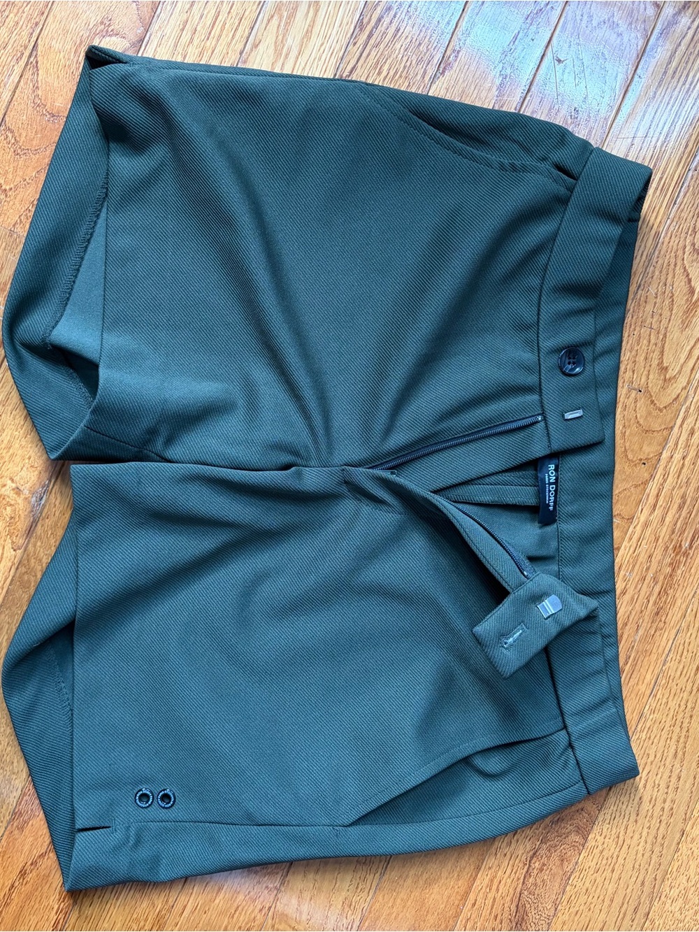 Men's Flat Front Shorts in Deep Olive